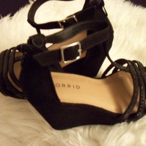 Torrid Ladies Black Embellished Stretch Wedge Size 6.5 Wide